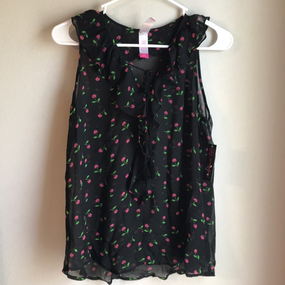 ☀️3 for $24
SUMMER SALE sleeveless tops! No Boundaries Junior large (11-13) New